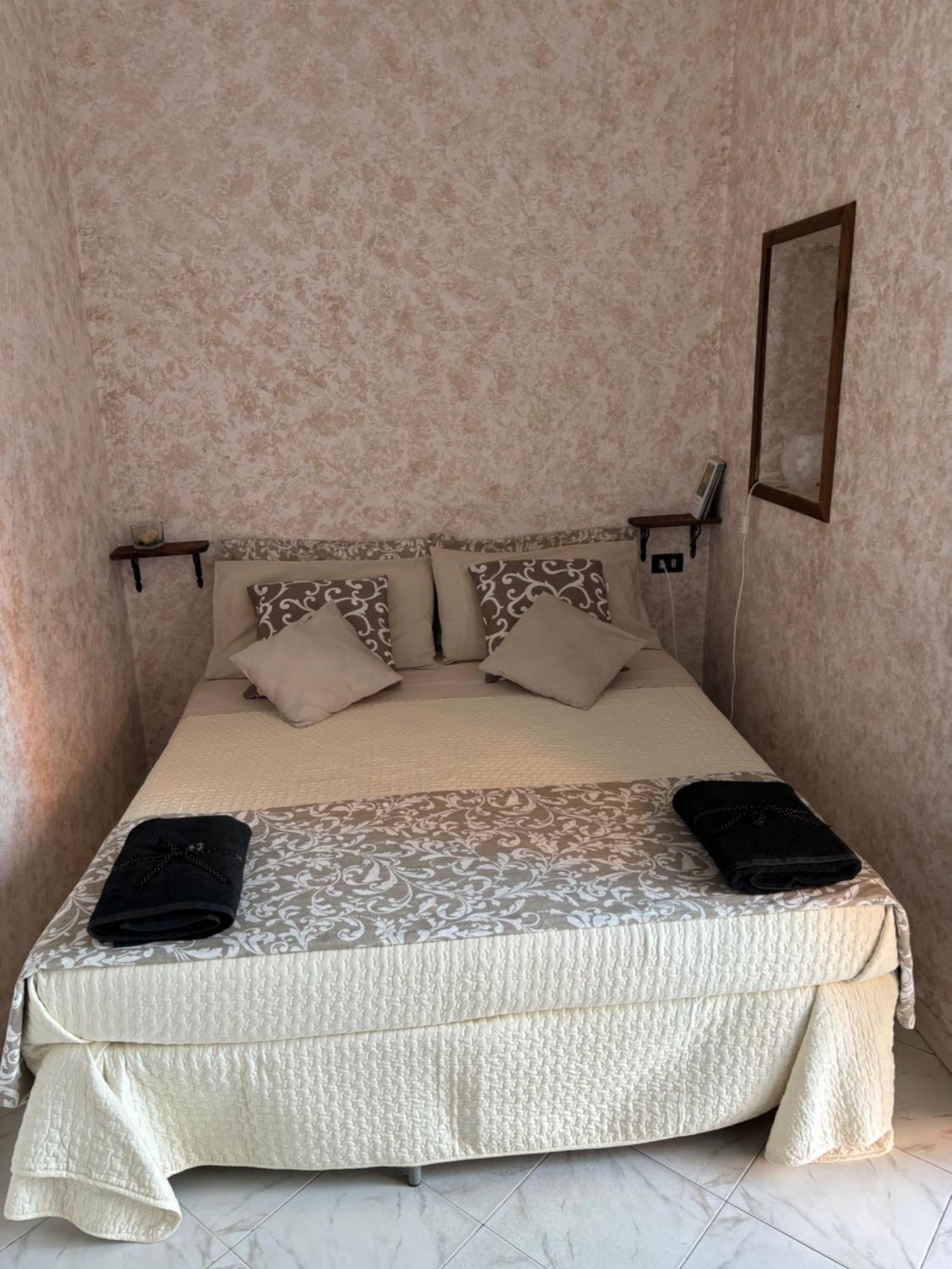 דירות נאפולי Rian House מראה חיצוני תמונה